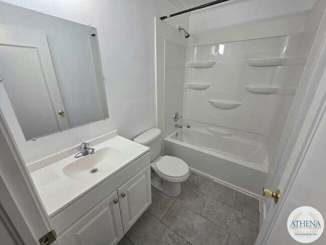 Building Photo - 3 Bedroom / 2 Bath House - NEAR CAPAHA PARK