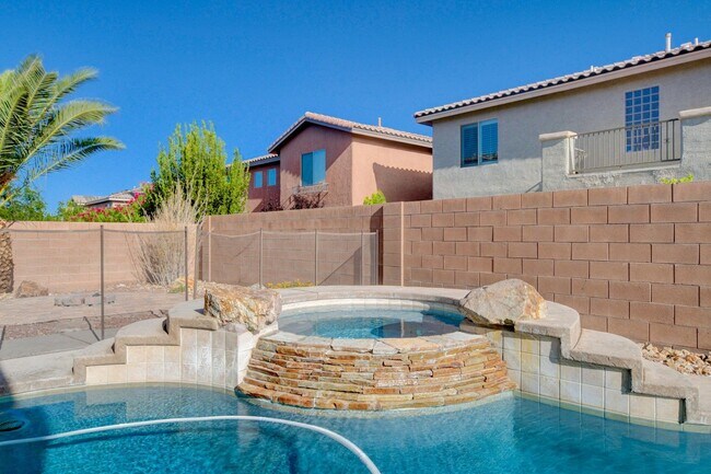 Building Photo - Spacious 5-Bedroom, 2 Story Pool Home in G...