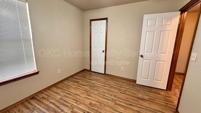 Building Photo - 1306 SW 25th St