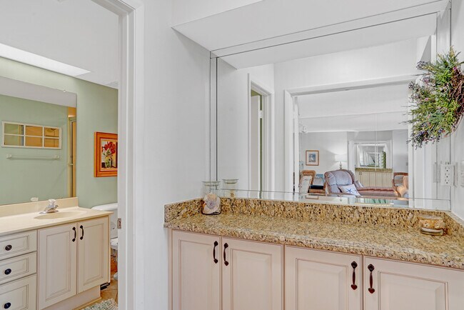 Building Photo - 6080 Bahia Del Mar Cir