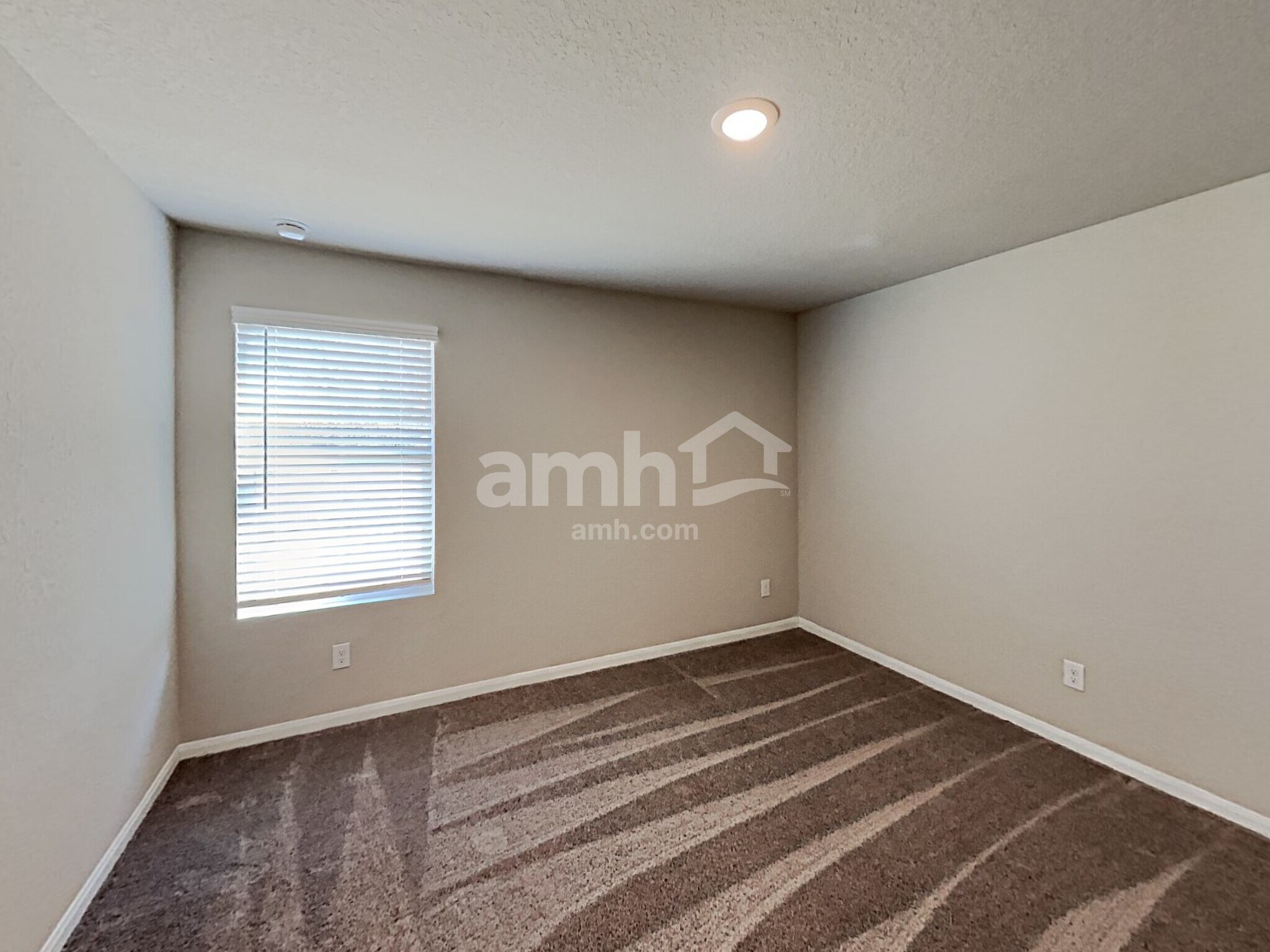 Building Photo - 9978 Sarrebourg St