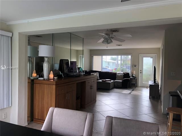 Building Photo - 919 SE 17th St