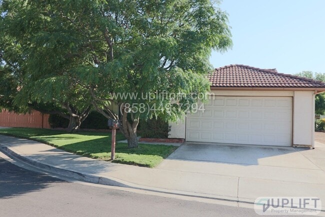 Building Photo - 3 Bed, 2 Bath Home w/ Central HVAC, 2 Car ...