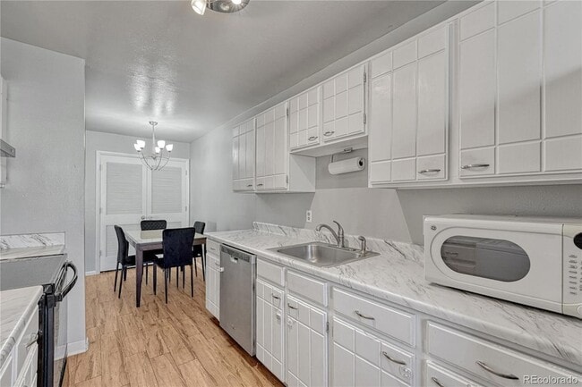 Building Photo - 7968 Chase Cir