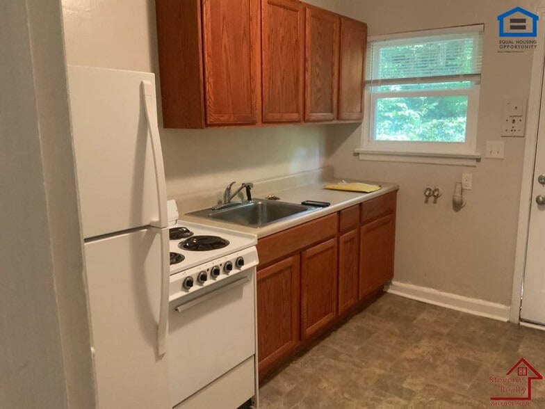 Building Photo - 304 Tunnel Blvd