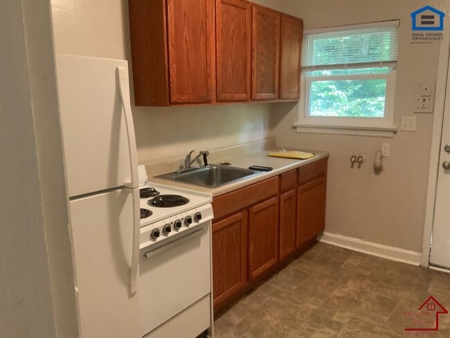 Building Photo - 304 Tunnel Blvd