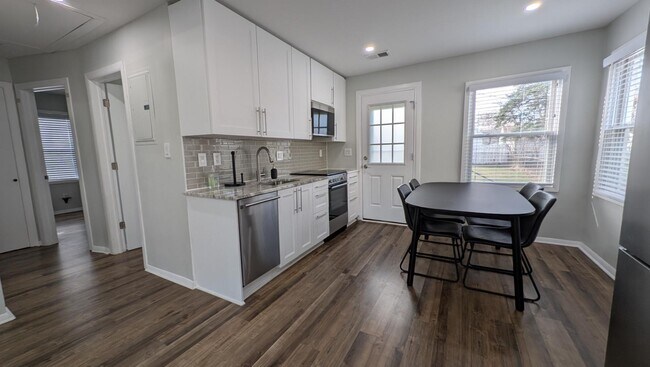 Building Photo - 27383 Brettonwoods St