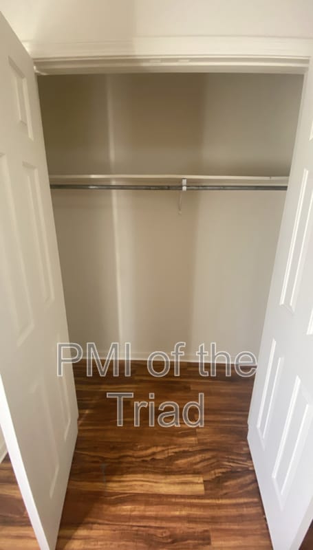 Building Photo - 303 Swing Dairy Rd