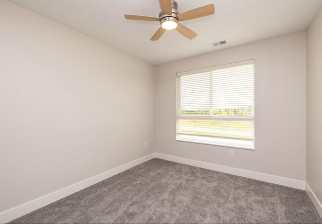 Building Photo - Larkspur - Building B