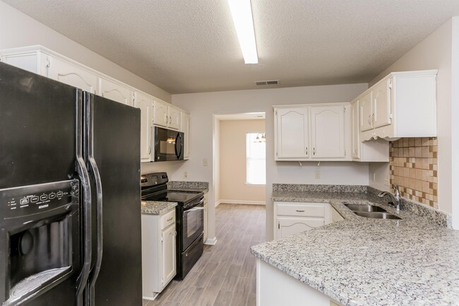 Building Photo - 4490 Cedar Ridge Ln