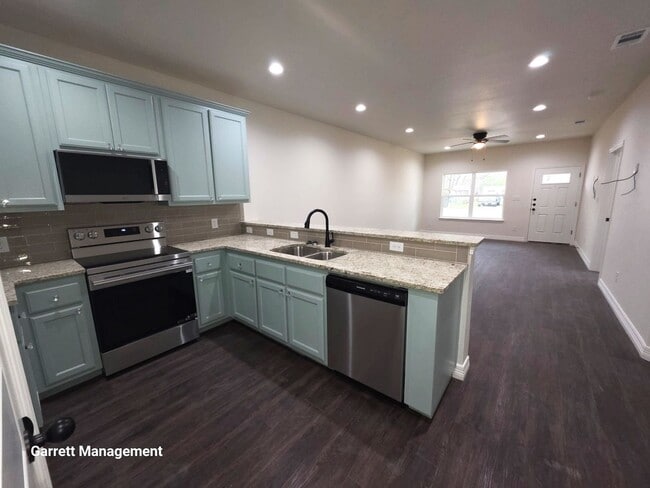 Building Photo - New Construction 3/2 Duplex