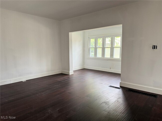 Building Photo - 3288 W 126th St
