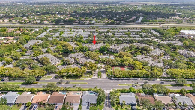 Building Photo - 9855 Westview Dr