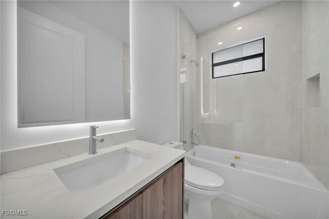 Building Photo - 2540 NW 6th Terrace