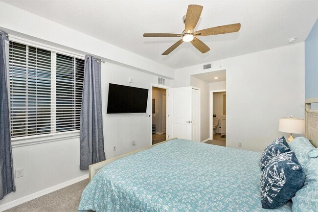 Building Photo - 12240 Wellen Golf St