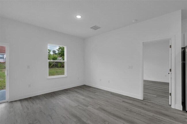 Building Photo - 2211 SW 153rd Pl Rd