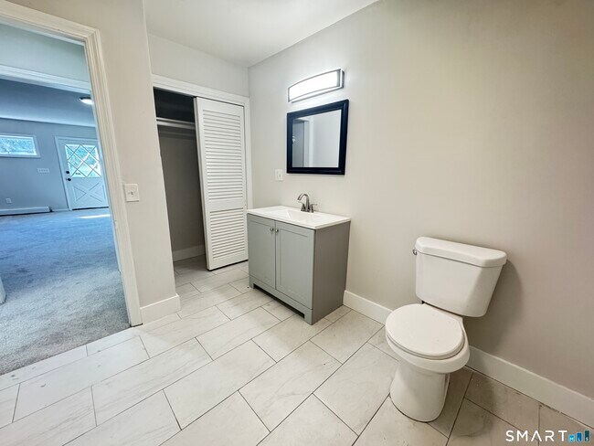 Building Photo - 137 Middletown Ave