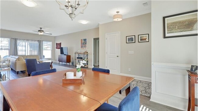 Building Photo - 170 Whitaker Way N