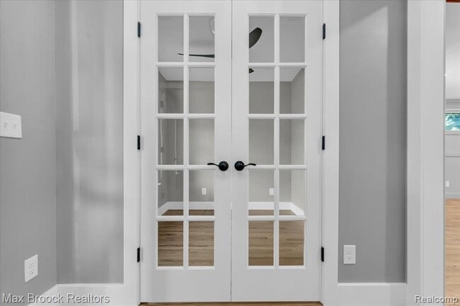 Building Photo - 1654 Giddings Rd