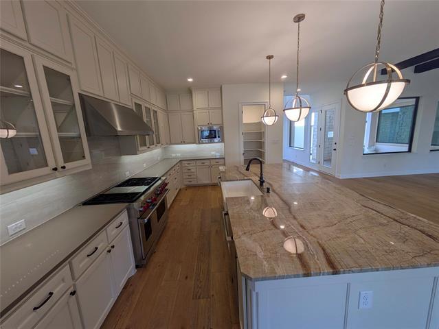 Building Photo - 913 Jamestown Ln