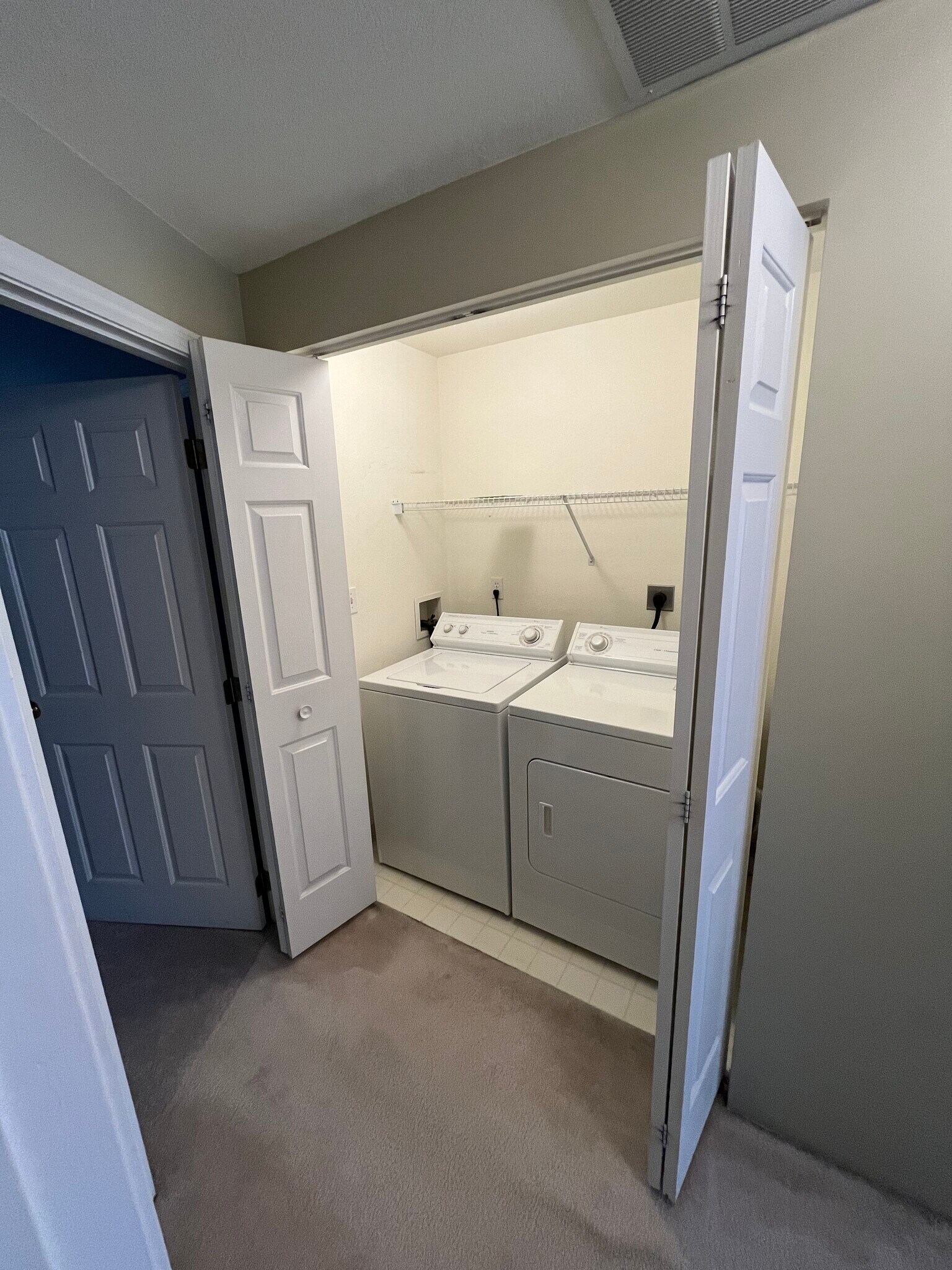 Washer/Dryer Hookup (level 3)Upstairs - 9 Ann Dr