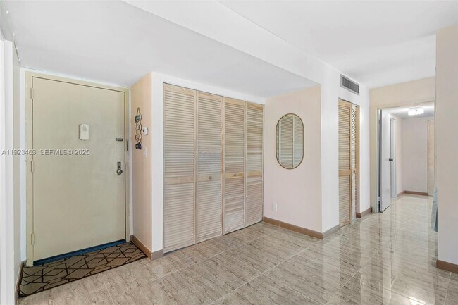 Building Photo - 17011 N Bay Rd