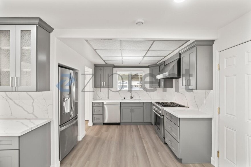 Building Photo - 3068 Nightingale Pl