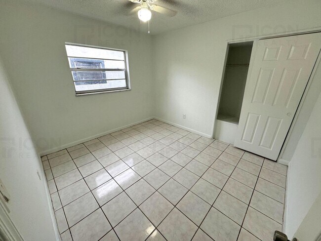 Building Photo - 6580 SW 20th St