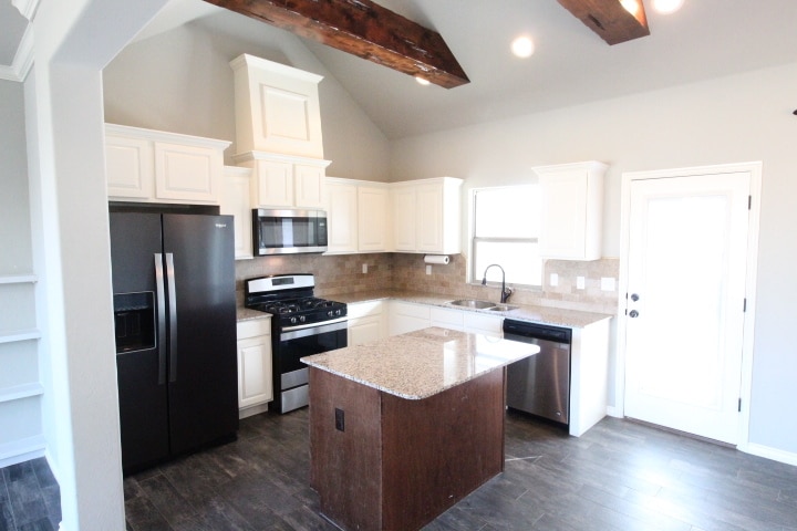 Building Photo - 20558 Pioneer Dr