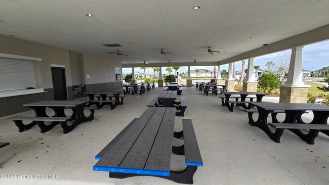 Building Photo - 2327 Kamin Dr