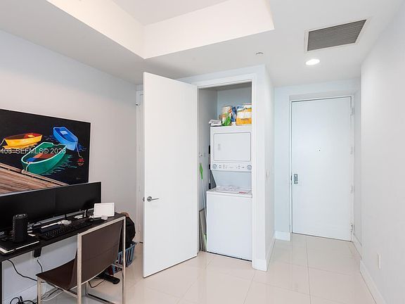 Building Photo - 55 SE 6th St