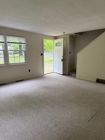 Building Photo - 607-609 Flat Hill Rd