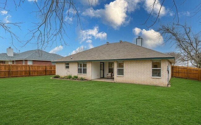 Building Photo - AVAILABLE 4/15/26 ; APPLY TODAY AT OUR WEBSITE!!!