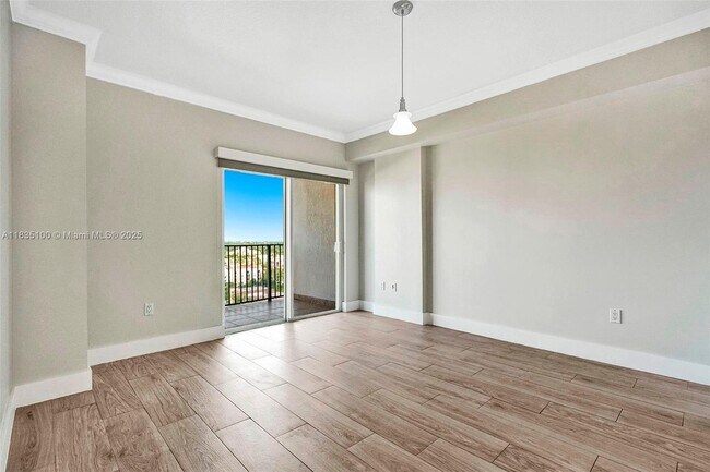 Building Photo - 1627 SW 37th Ave