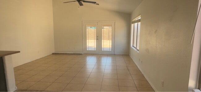 Building Photo - 1086 E Santa Cruz Ln