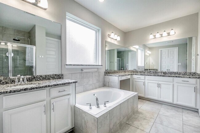 Building Photo - 4107 Willow Wind Ct