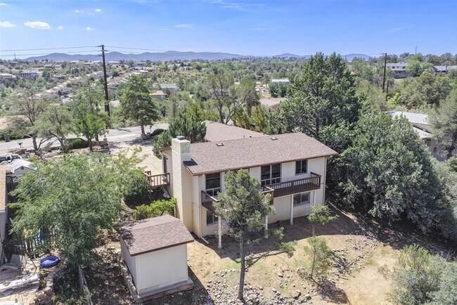 Building Photo - 3 Bedroom, 2 Bath Home with Views in Prescott!
