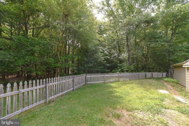 Building Photo - 48170 Livonia Cir