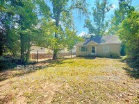 Building Photo - 127 Aurora Dr
