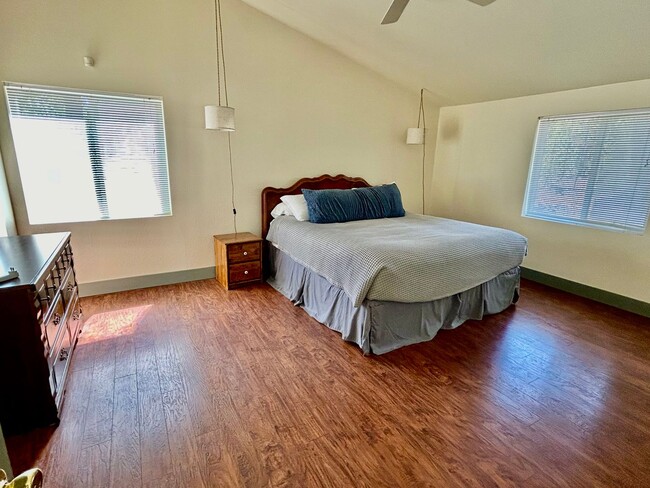 Building Photo - Secluded 2 Bedroom, 2 Bath Home on 40 Acre...