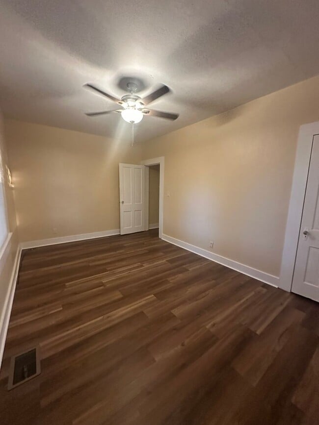 Building Photo - 322 Oakland Ave