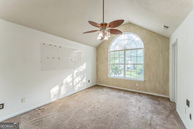 Building Photo - 2945 Highland Hill Pkwy
