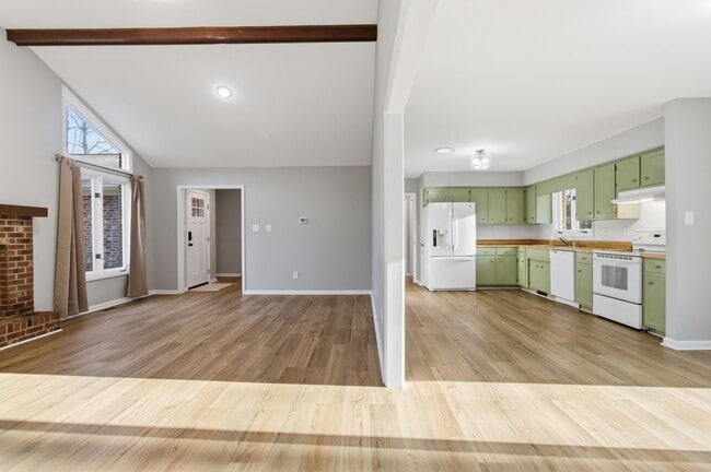 Building Photo - 101 Gatewood Dr