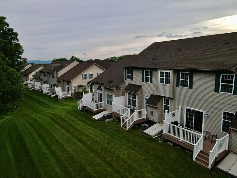 Building Photo - 1824 Big Ridge Dr