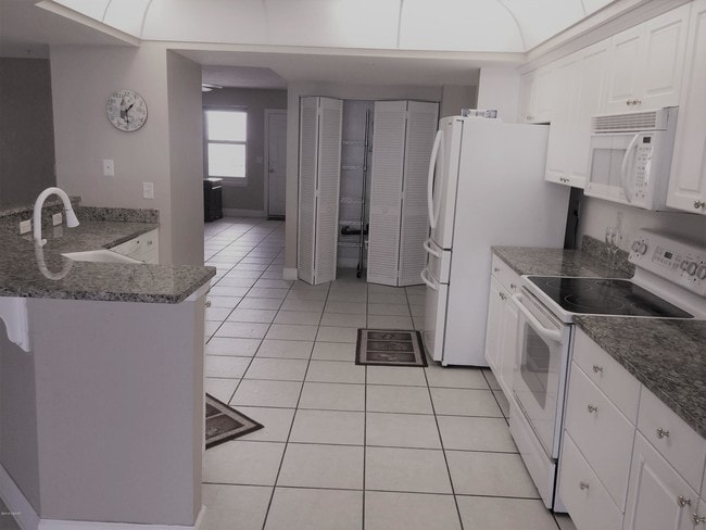 Building Photo - 2055 S Atlantic Ave