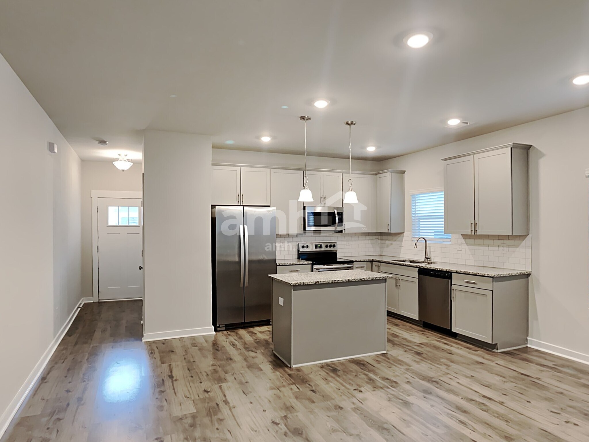 Building Photo - 468 Camp dr