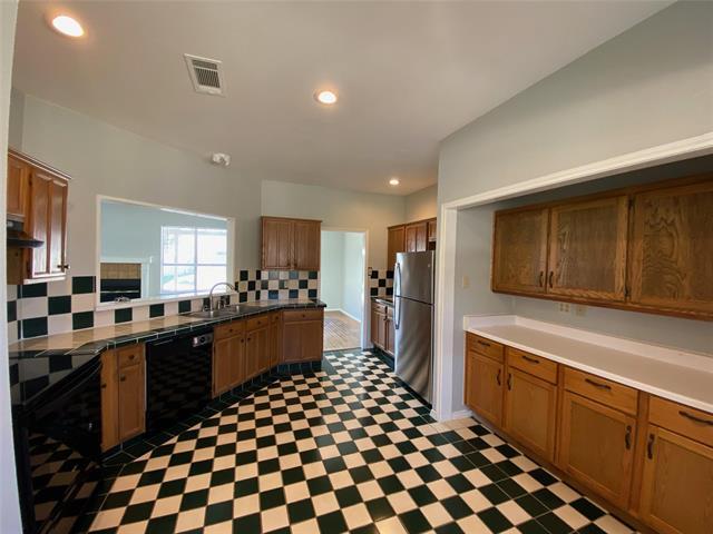 Building Photo - 2313 Roanoke Cir