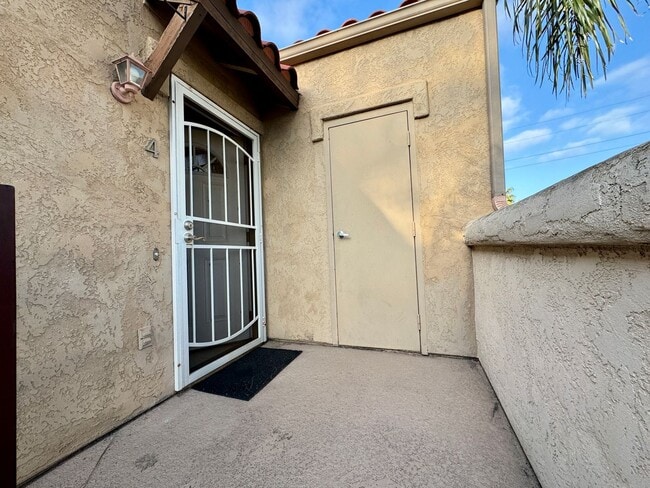 Building Photo - 2BD/2BA IN NORMAL HEIGHTS! ENJOY RESTAURAN...