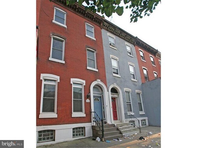 Building Photo - 2808 W Girard Ave