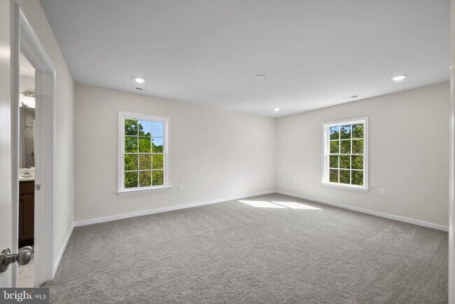 Building Photo - 106 Mate Ct